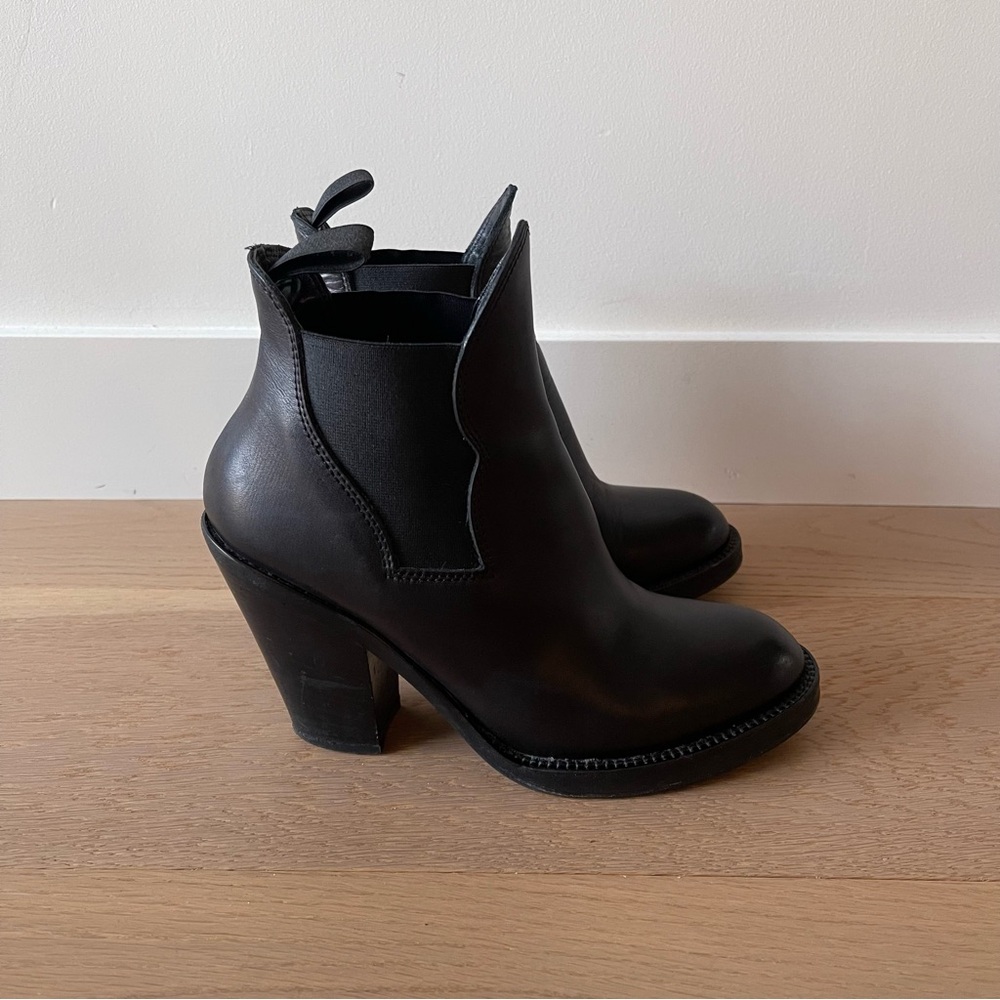 ACNE STUDIOS STAR BLACK ANKLE BOOTIES
